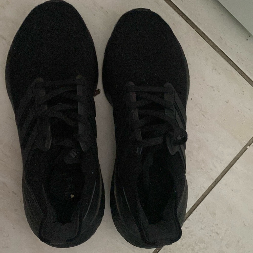 Adidas ultraboost black size 8